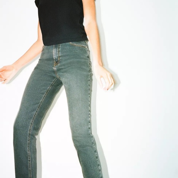 BDG High-Waisted Girlfriend Jean Washed Black Denim Urban Outfitters NWT - Picture 9 of 10